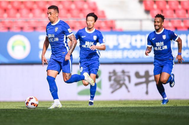 开云体育入口-外援三叉戟助三镇取两连胜 斯坦丘任意球当点球踢