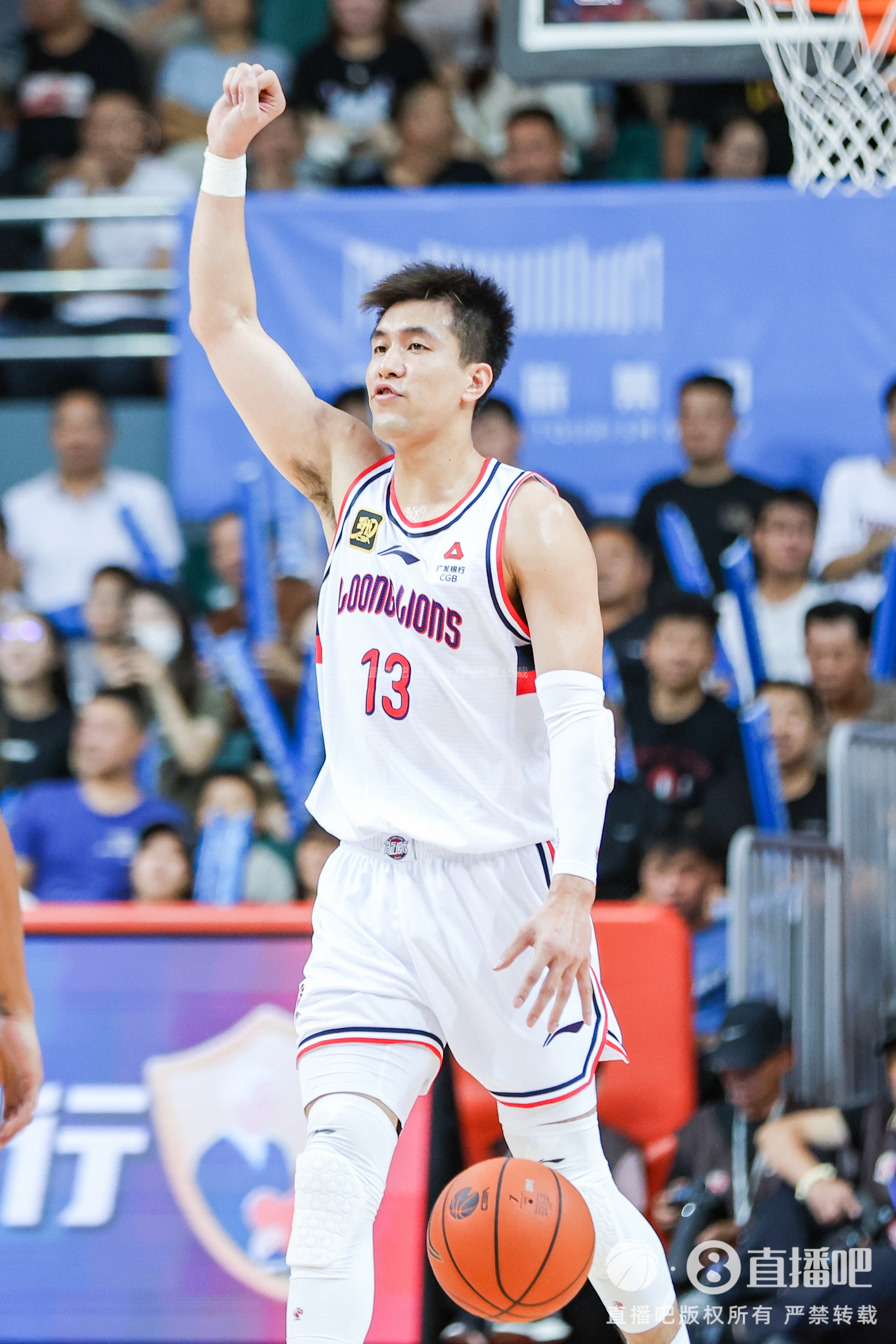 开云-19分3板2助！郭艾伦：自己很开心 今天没有受伤 能够继续打比赛