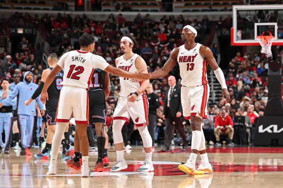 开云官网-吉迪轮休公牛丢绝平三分惜败热火 热巴20+12鲍威尔21分